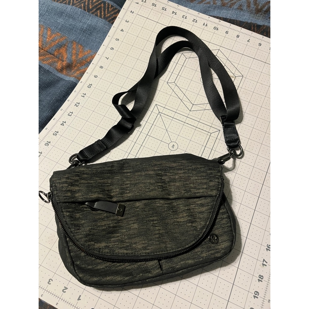Women's Lululemon Crossbody Bag Black Orange